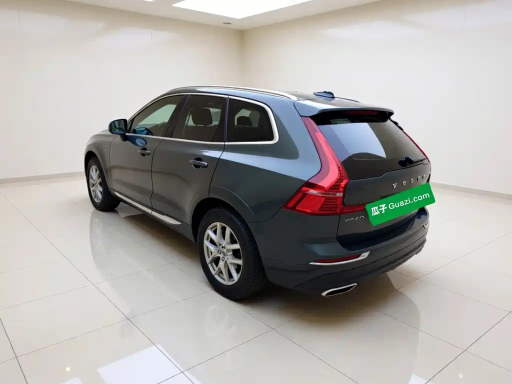 Volvo XC60 — фото 25