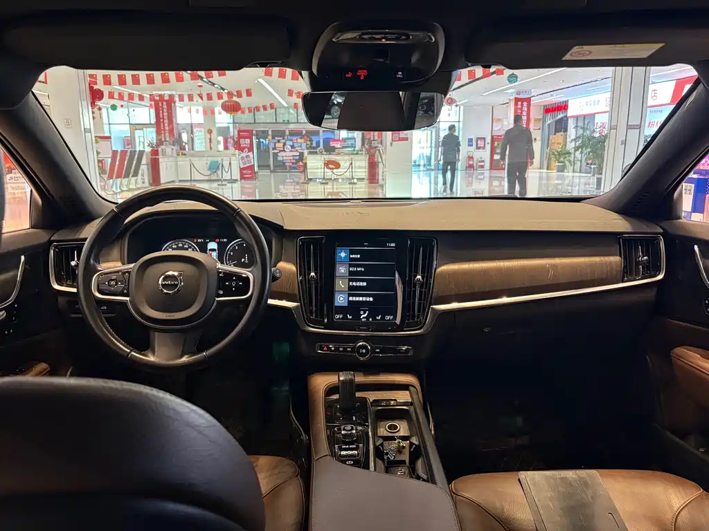 Volvo V90 — фото 17