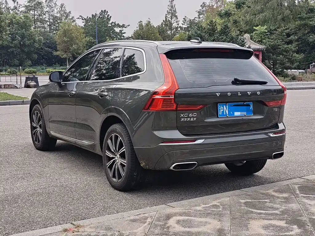 Volvo XC60 — фото 5