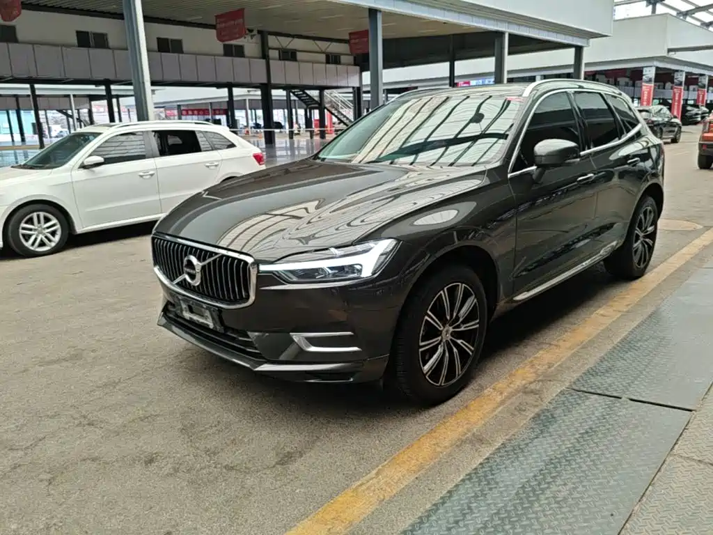 Volvo XC60 — фото 2
