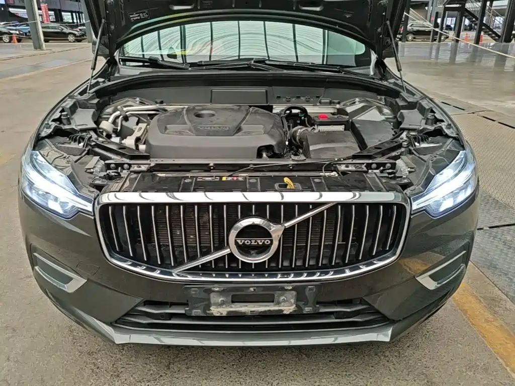 Volvo XC60 — фото 20