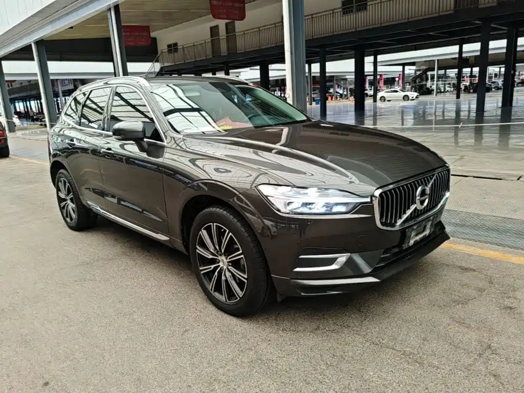 Volvo XC60 — фото 4