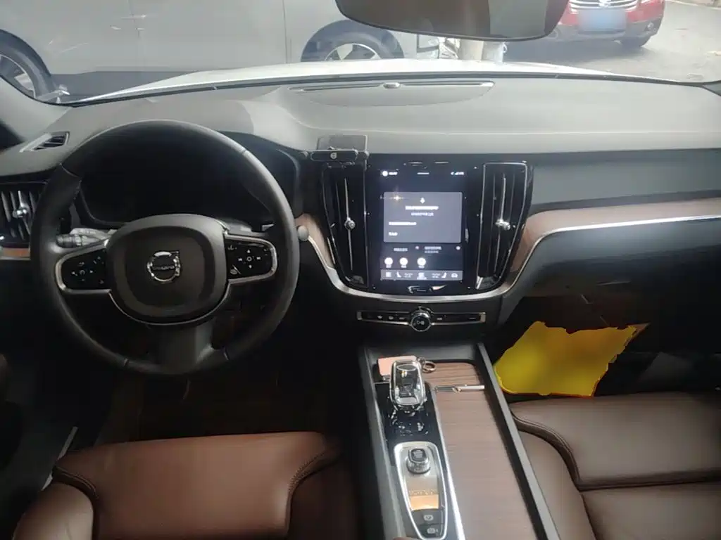 Volvo S60 — фото 10