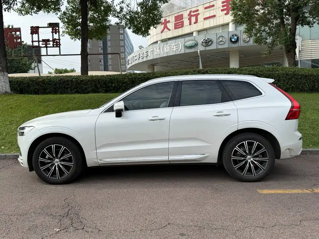 Volvo XC60 — фото 2