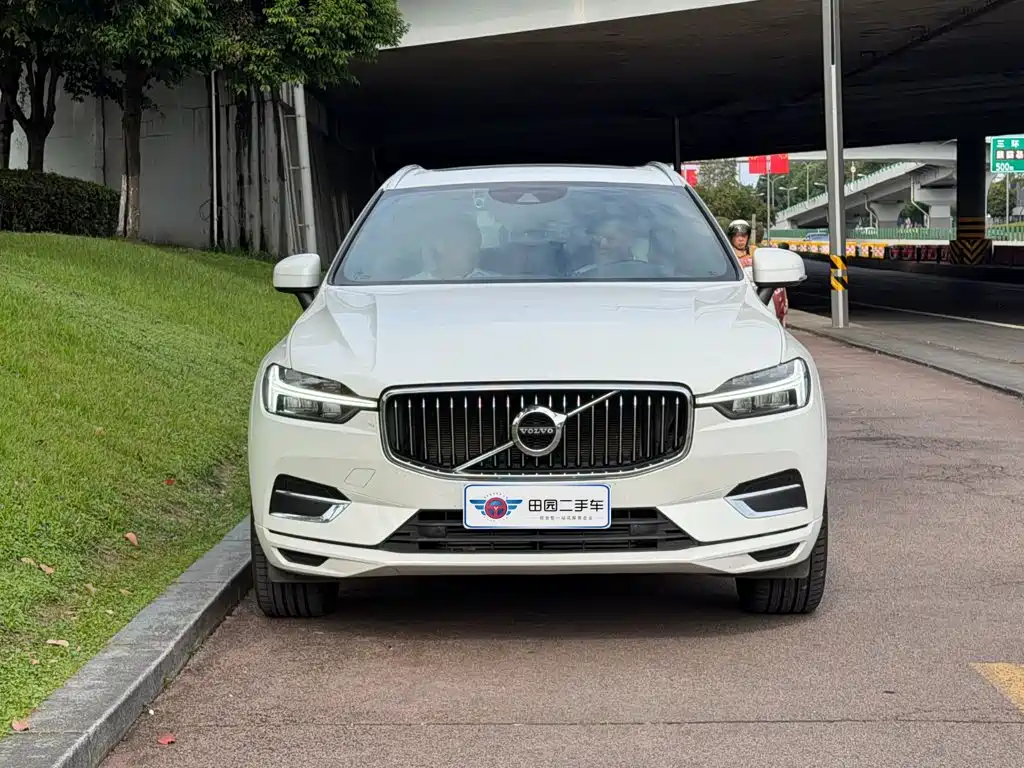 Volvo XC60 — фото 3