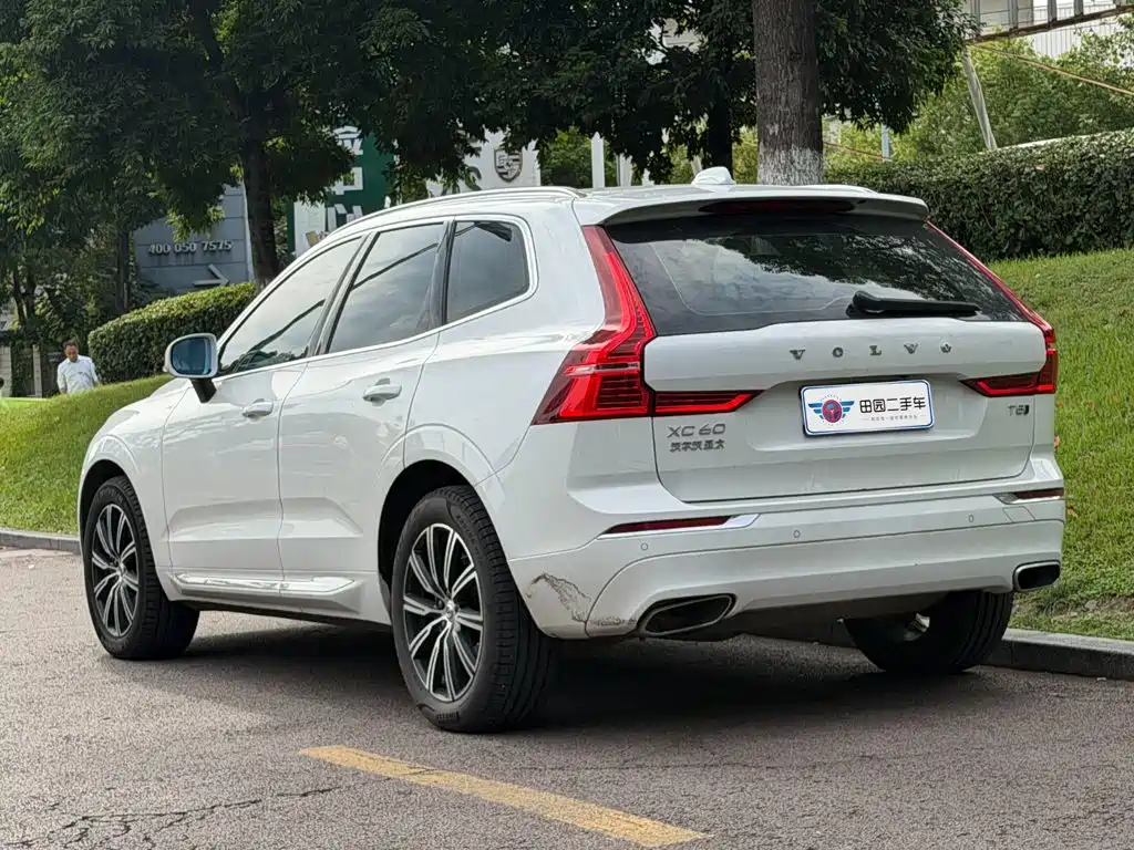 Volvo XC60 — фото 4