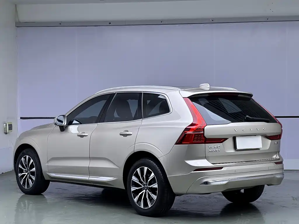 Volvo XC60 — фото 4