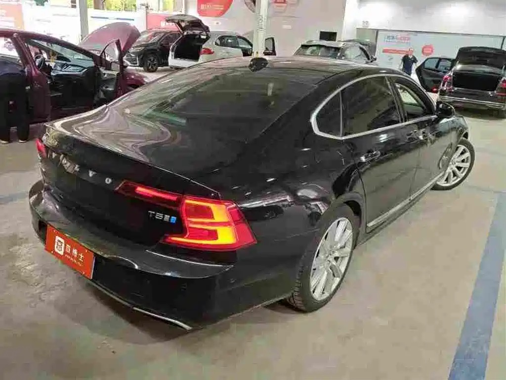 Volvo S90 — фото 8