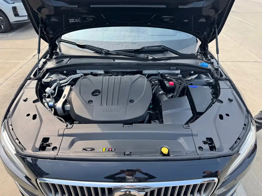 Volvo S90 — фото 10