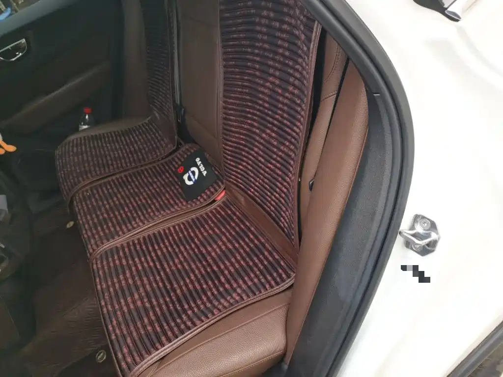 Volvo XC60 — фото 18