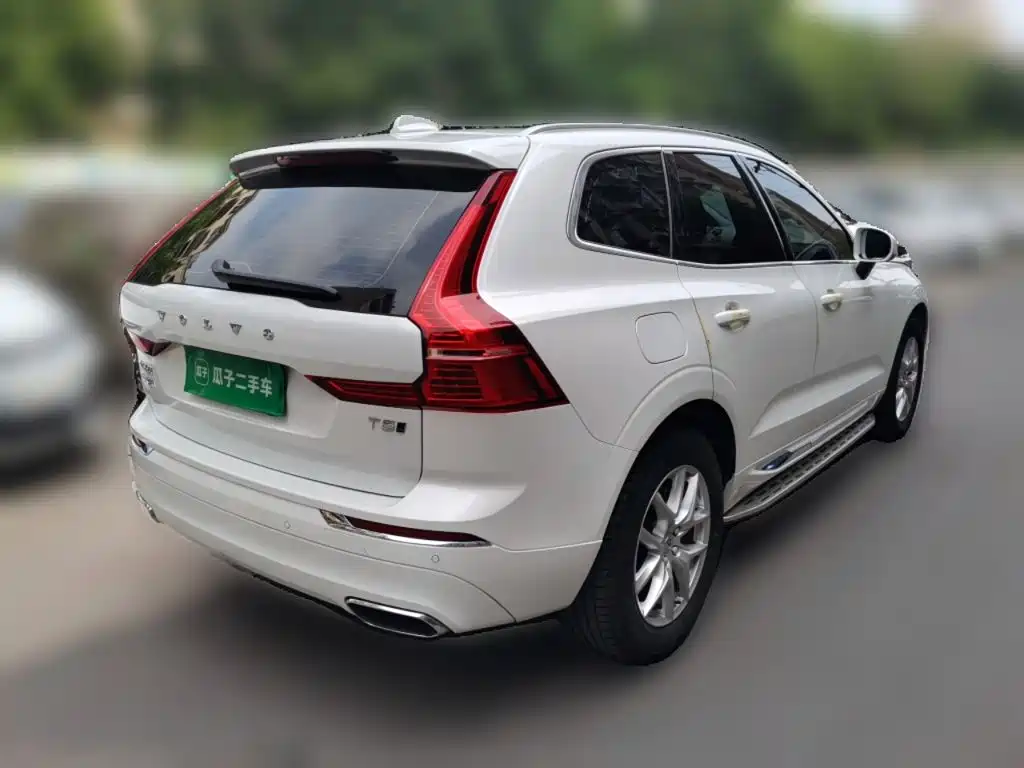 Volvo XC60 — фото 6