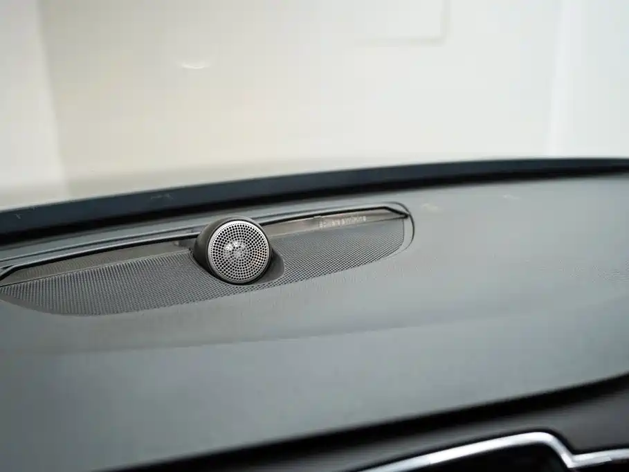Volvo XC90 — фото 10