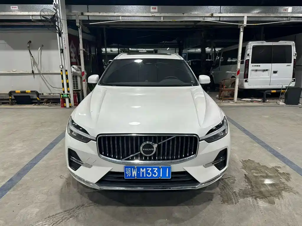 Volvo XC60 — фото 2