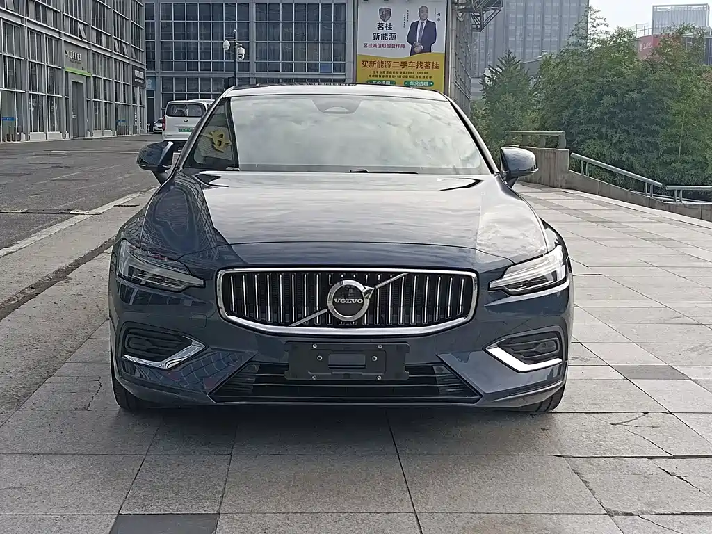 Volvo S60 — фото 2