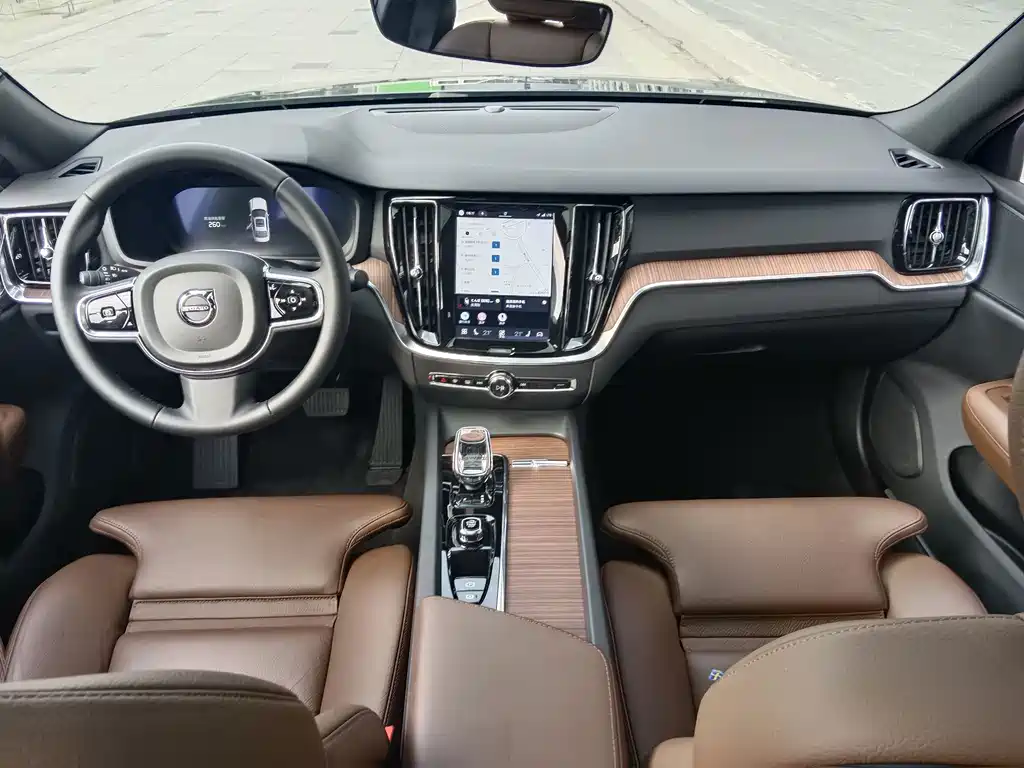 Volvo S60 — фото 11
