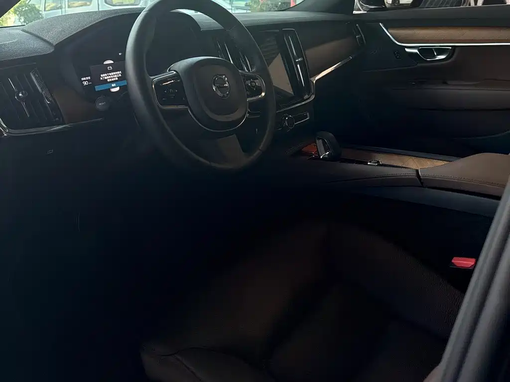 Volvo S90 — фото 3