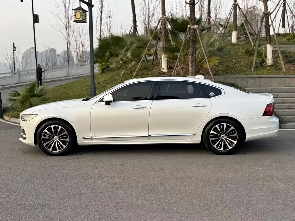 Volvo S90 — фото 3