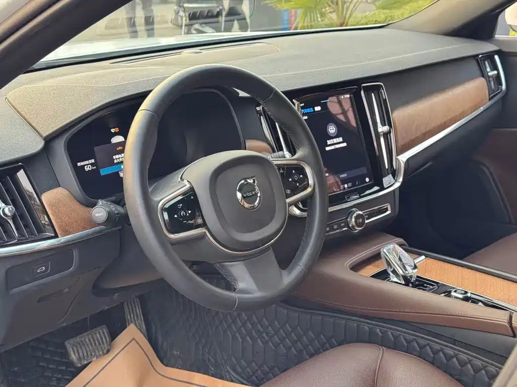 Volvo S90 — фото 8