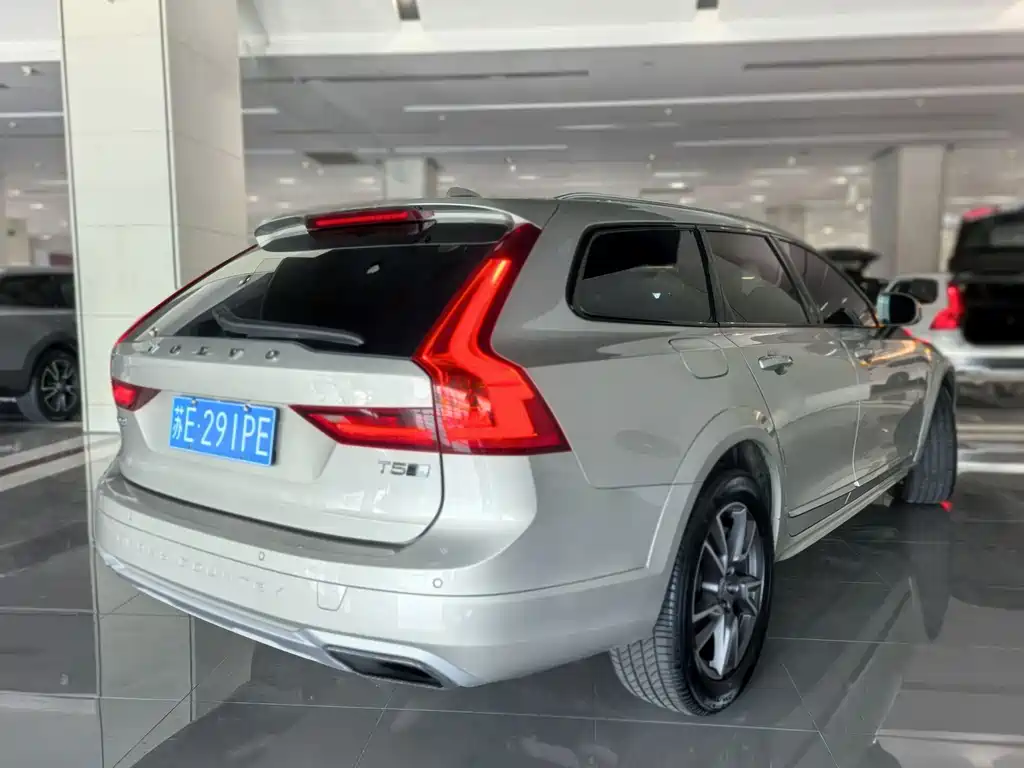 Volvo V90 — фото 2