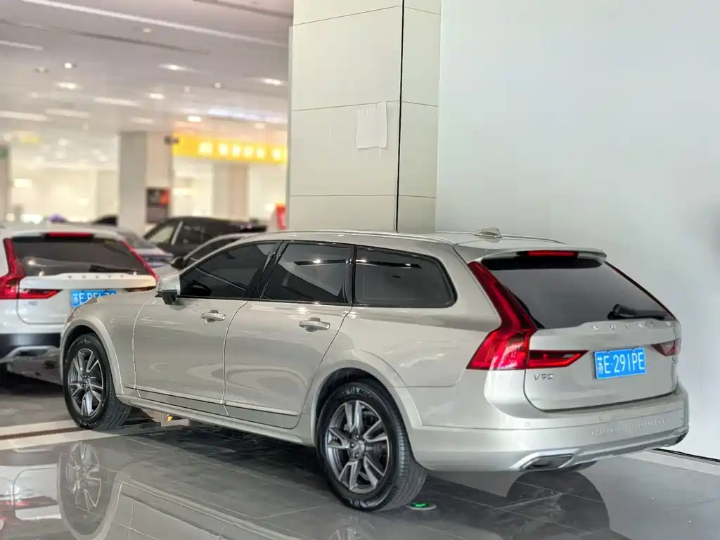 Volvo V90 — фото 4