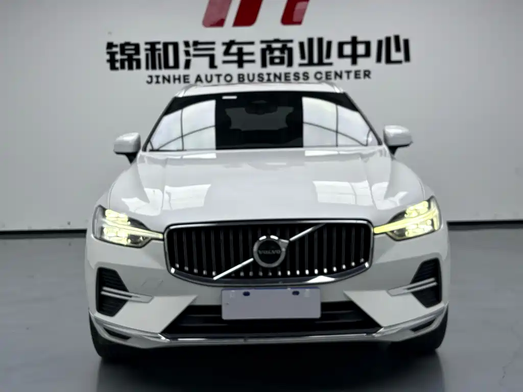 Volvo XC60 — фото 2