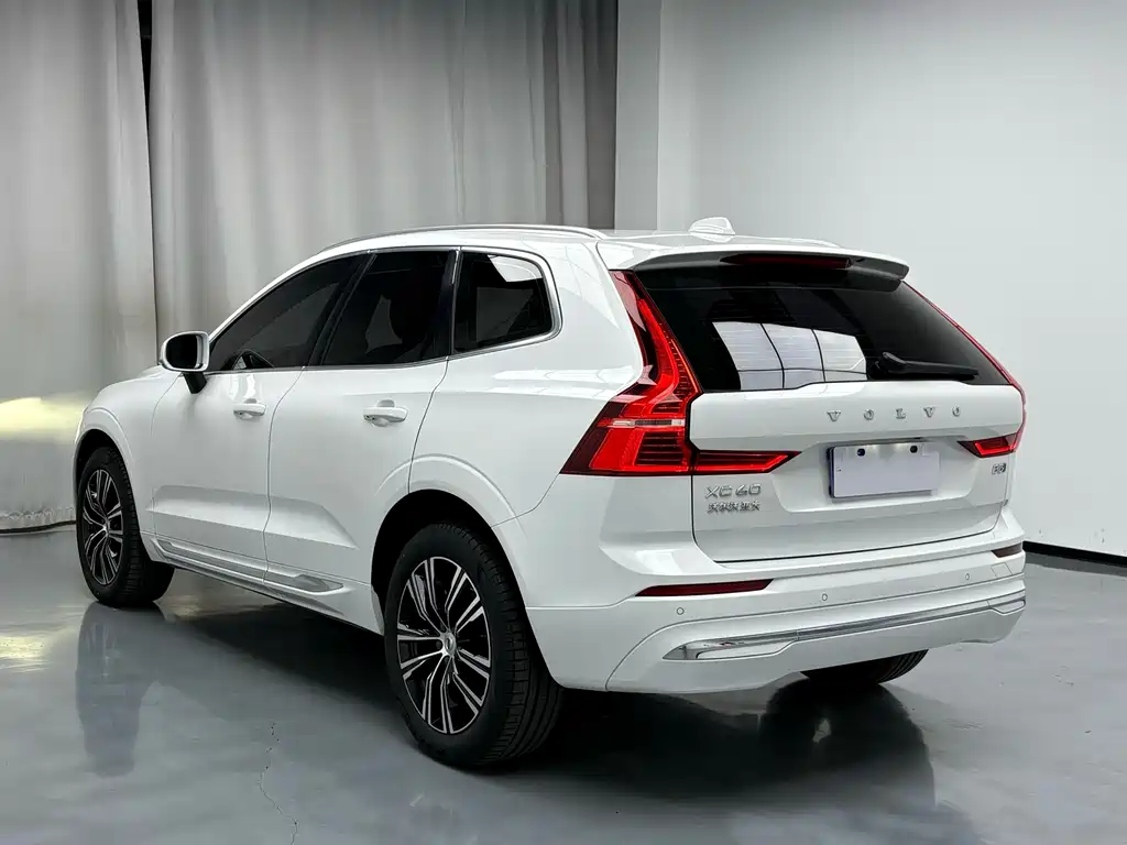 Volvo XC60 — фото 3