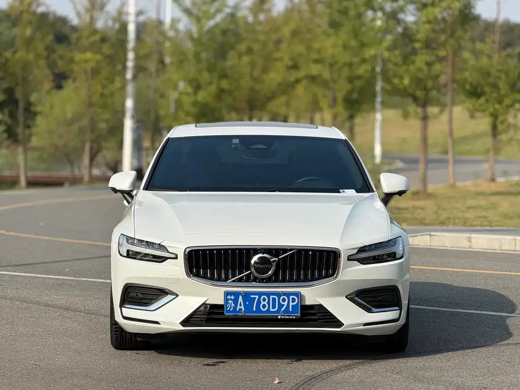 Volvo S60 — фото 2