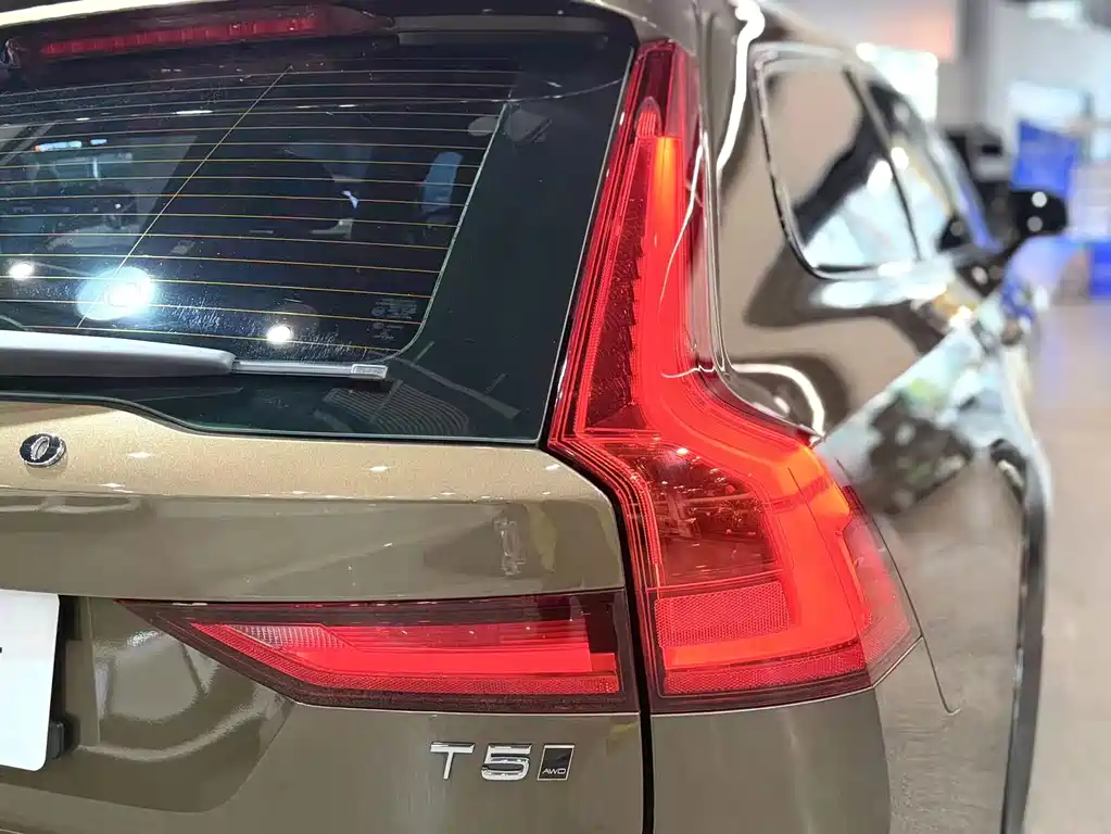 Volvo V90 — фото 11