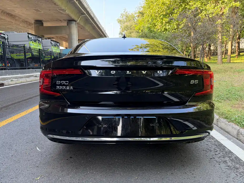 Volvo S90 — фото 3