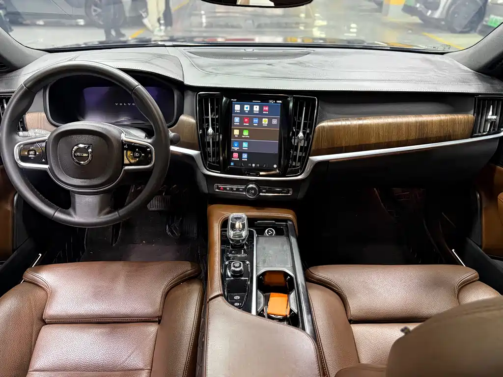 Volvo S90 — фото 11