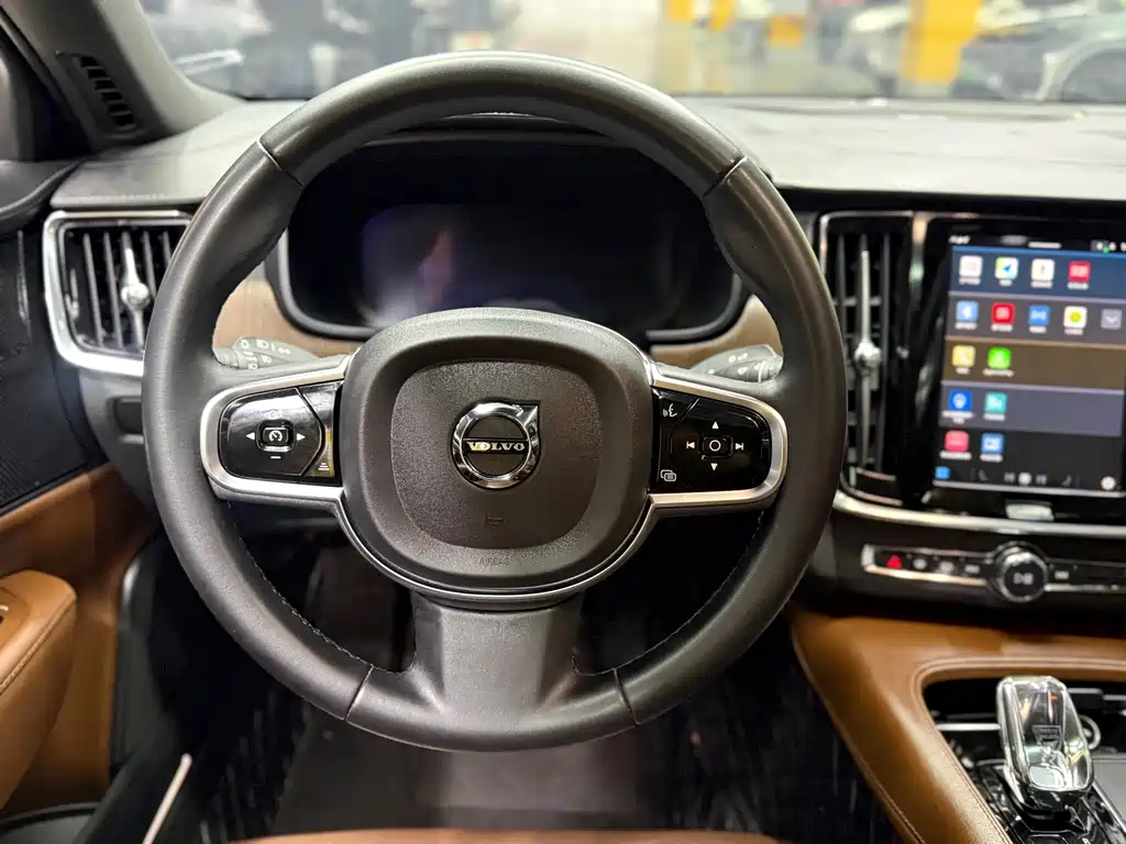 Volvo S90 — фото 13