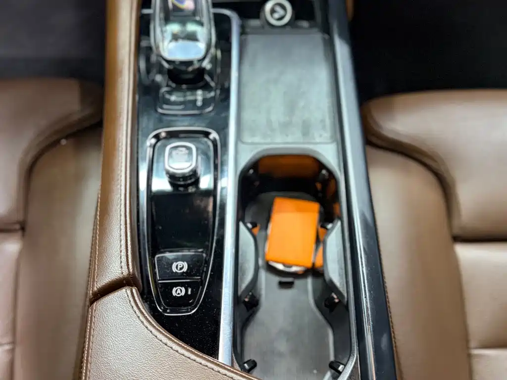 Volvo S90 — фото 14