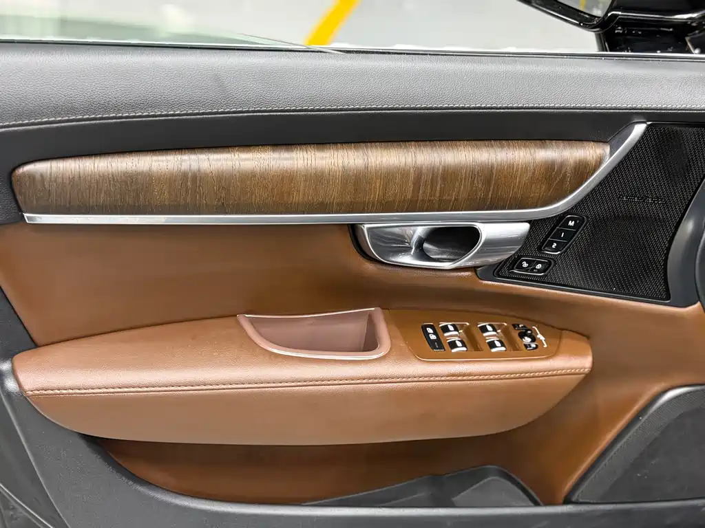 Volvo S90 — фото 18