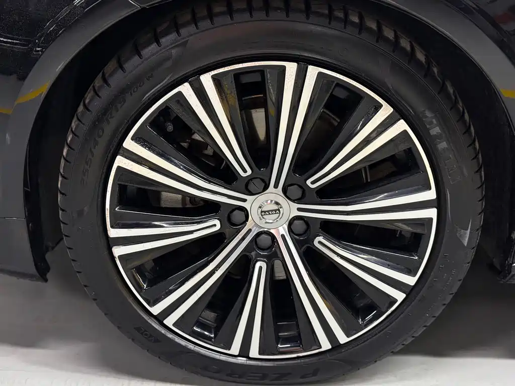 Volvo S90 — фото 23