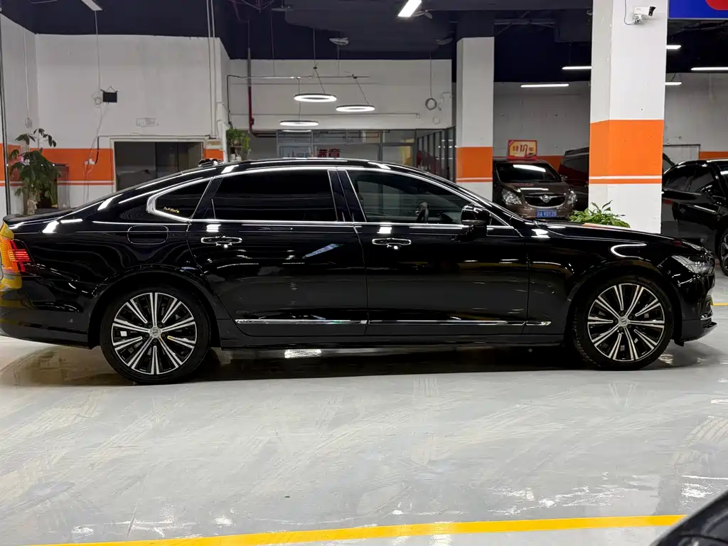 Volvo S90 — фото 9