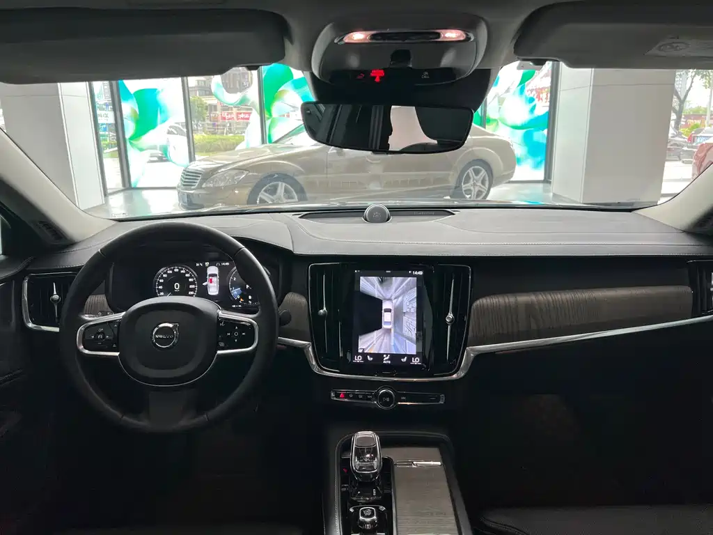 Volvo S90 — фото 11