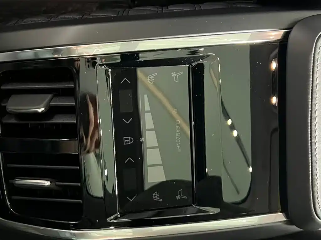 Volvo S90 — фото 19