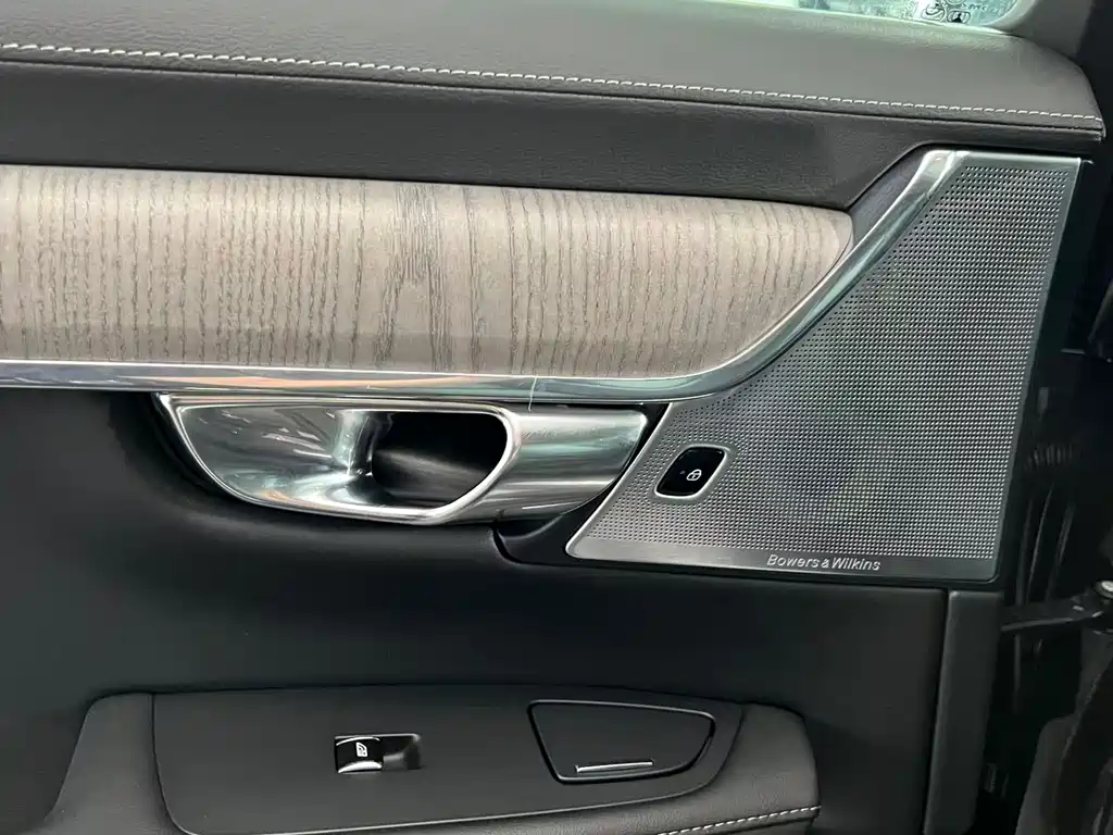 Volvo S90 — фото 20