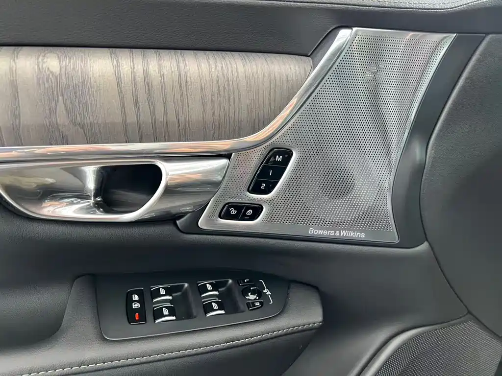Volvo S90 — фото 22