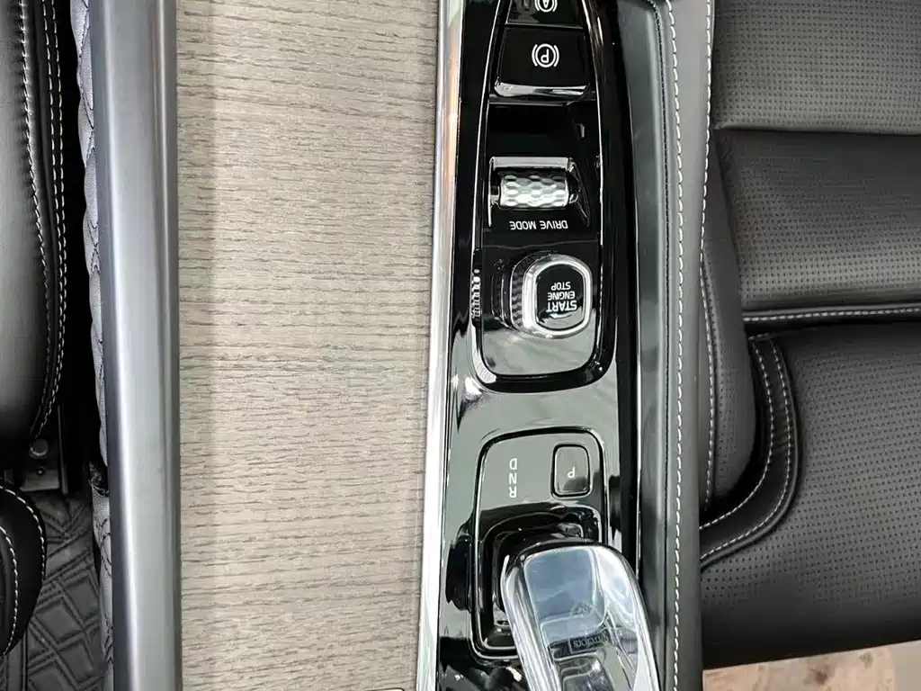 Volvo S90 — фото 23