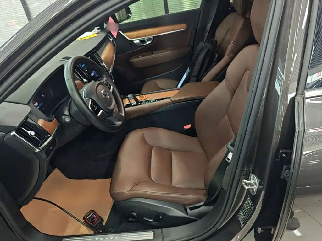 Volvo S90 — фото 15