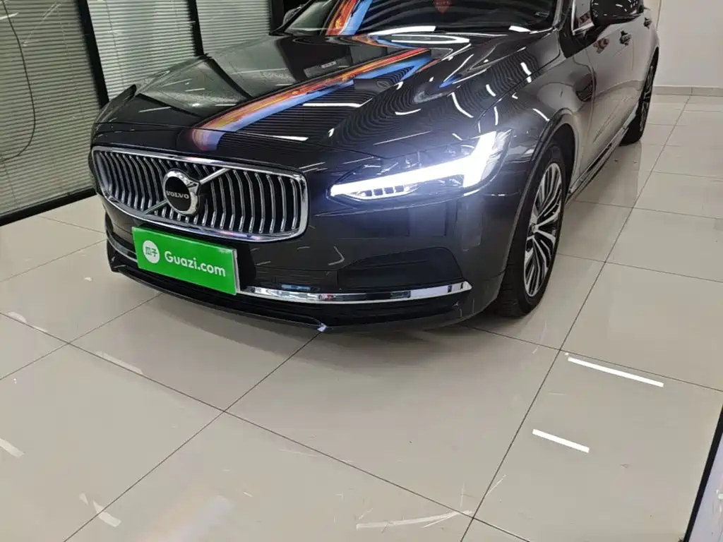 Volvo S90 — фото 24