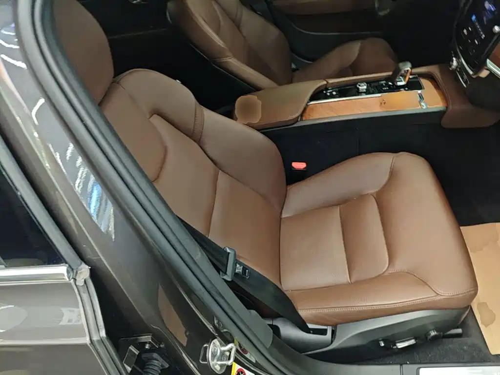 Volvo S90 — фото 25