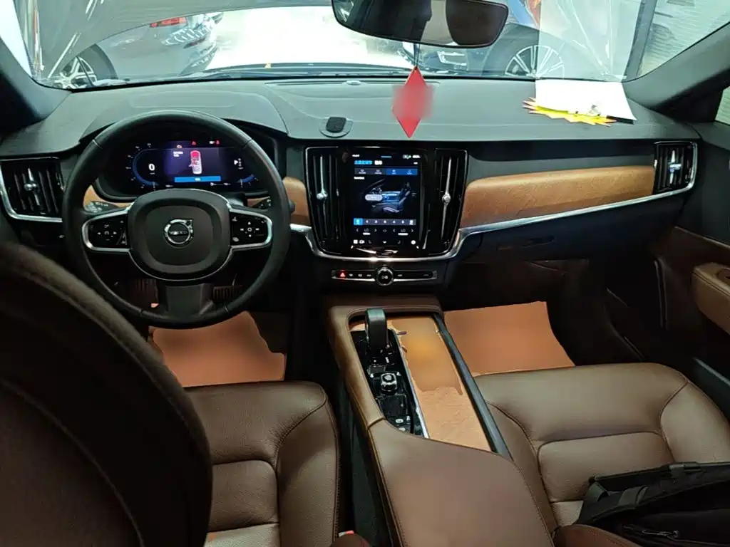 Volvo S90 — фото 10