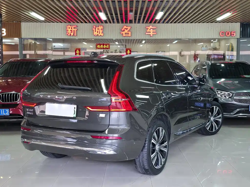 Volvo XC60 PHEV — фото 6