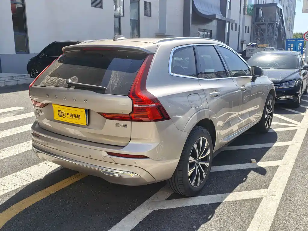 Volvo XC60 — фото 4