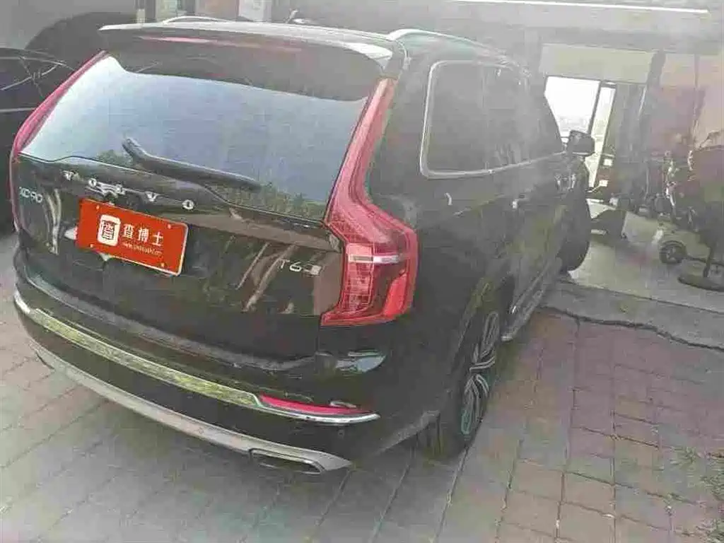Volvo XC90 — фото 8