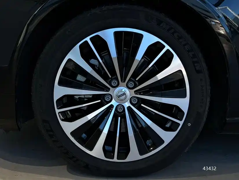 Volvo S90 — фото 4