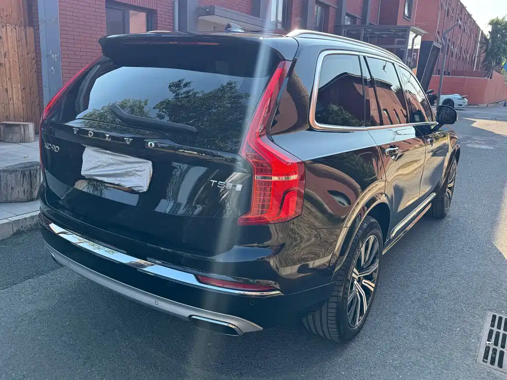 Volvo XC90 — фото 13