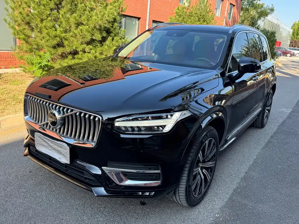 Volvo XC90 — фото 1